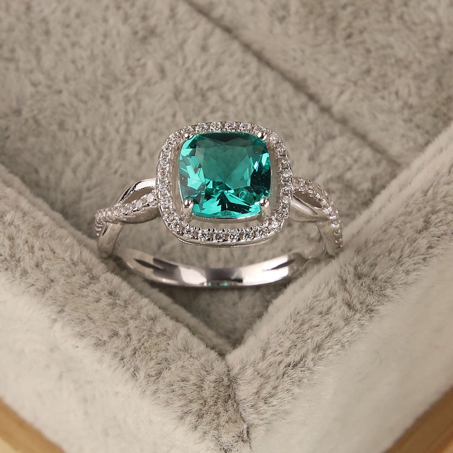 Emerald diamond ring