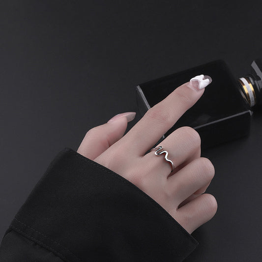 M finger ring